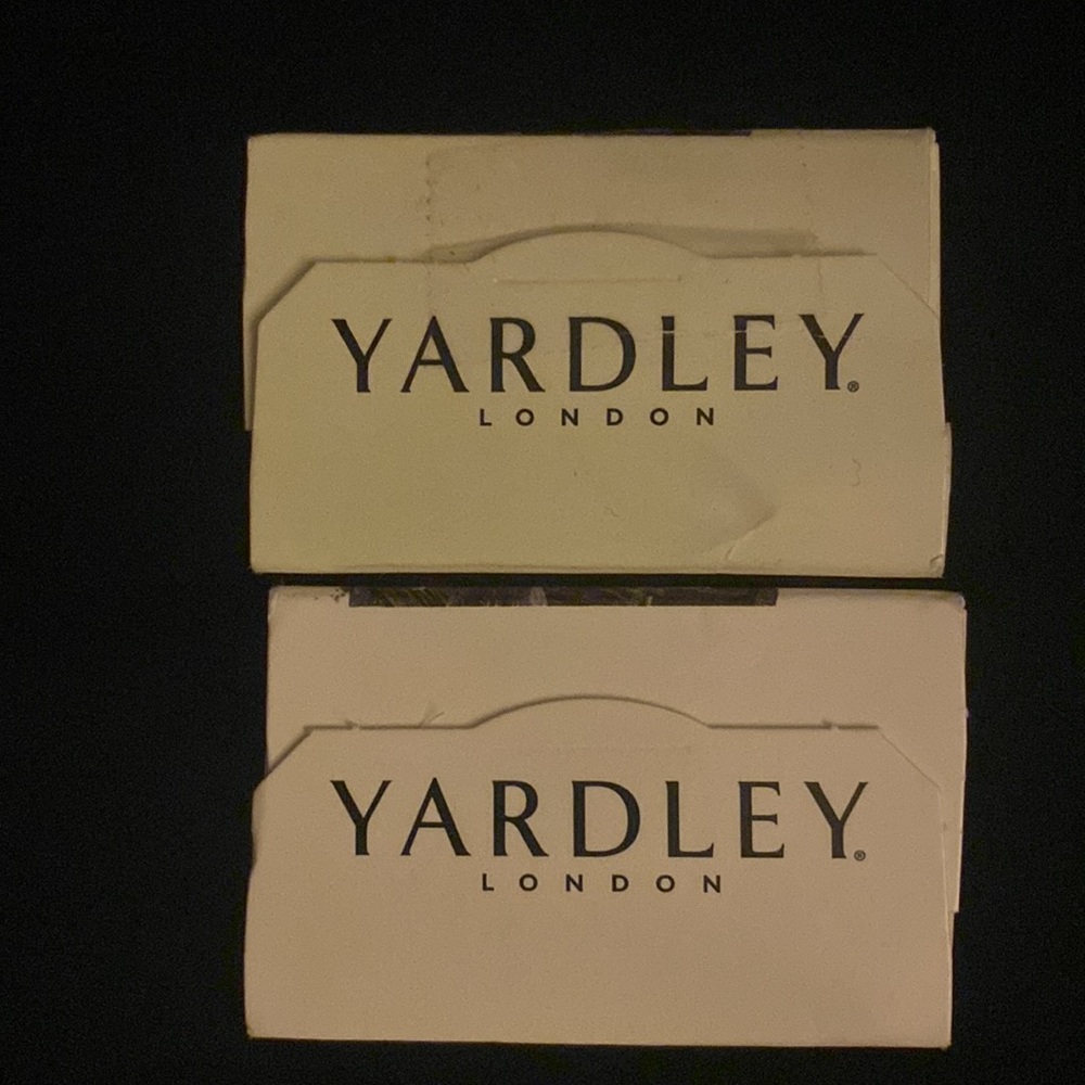 Bundle of 2 YARDLEY LONDON Activated Charcoal Moisturizing Bath Bar - Picture 4 of 5